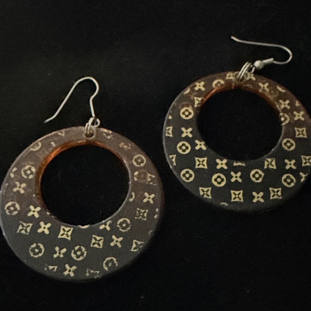 Elegant Brown and Silver Hoop Earrings